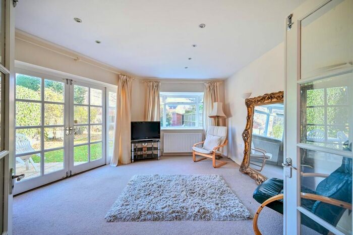 3 Bedroom Detached House To Rent In Imperial Road, Windsor, SL4