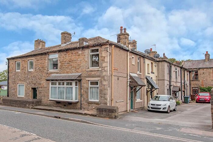 3 Bedroom Cottage For Sale In Townend Place, Glusburn, BD20