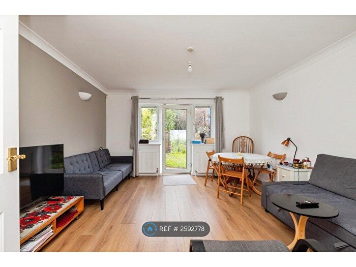 2 Bedroom End Of Terrace House To Rent In Tyers Terrace, London, SE11