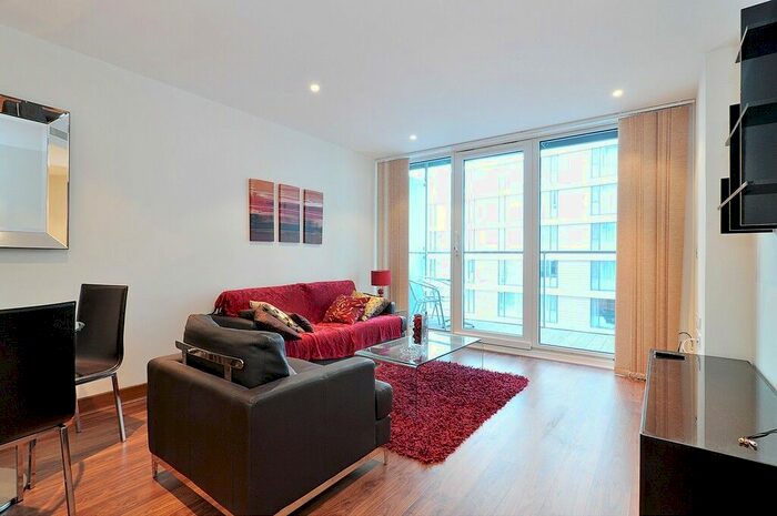 2 Bedroom Flat To Rent In Chelsea Bridge Wharf, Battersea, SW11