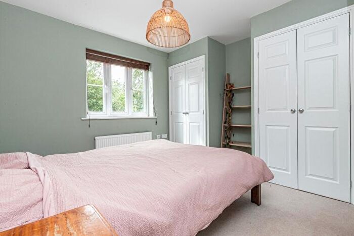 2 Bedroom Apartment To Rent In Meadow Lane, Witney, OX28