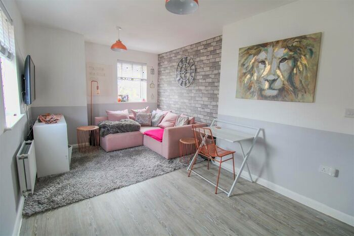 1 Bedroom Apartment For Sale In Dunnock Road, Harlow, CM17