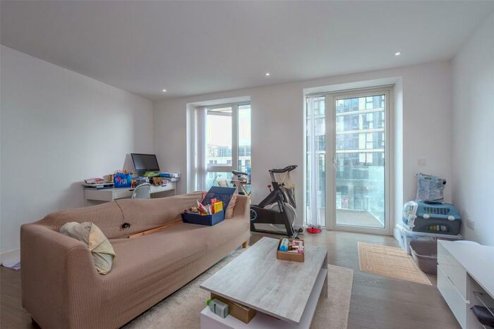 2 Bedroom Apartment To Rent In Ariel House, Vaughan Way, Wapping, E1W