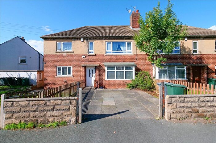 2 Bedroom Flat For Sale In Central Avenue, Baildon, Shipley, West Yorkshire, BD17