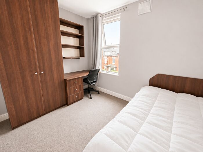1 Bedroom House To Rent In Room, St Anns Mount, Burley, Leeds, LS4