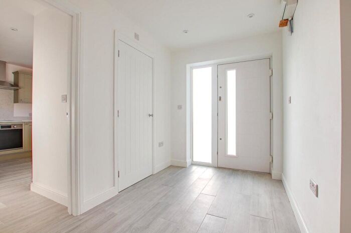 2 Bedroom Detached House For Sale In Cedar Mount, Lyndhurst, SO43