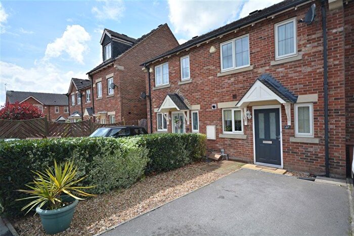 2 Bedroom Town House To Rent In Kimberley Street, Featherstone, WF7