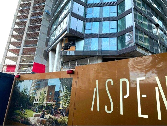 1 Bedroom Flat For Sale In Aspen, Canary Wharf, E14