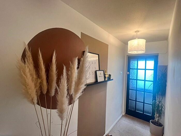 2 Bedroom Detached Bungalow To Rent In Warren Road, Woodingdean, Brighton, BN2