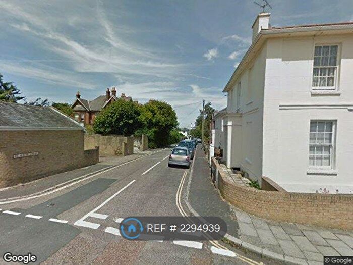 2 Bedroom Flat To Rent In Belvedere Street, Ryde Iow, PO33