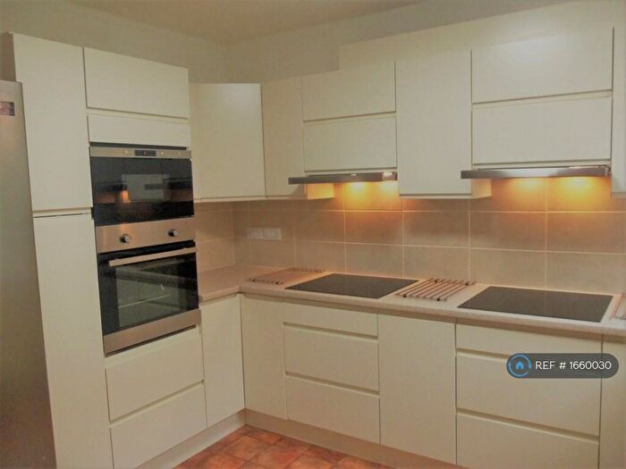 5 Bedroom Semi-Detached House To Rent In Kedleston Road, Derby, DE22