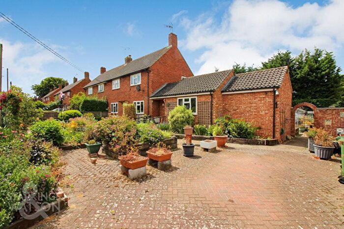 4 Bedroom Semi Detached House For Sale In Stokes Avenue, Watton, Thetford, IP25