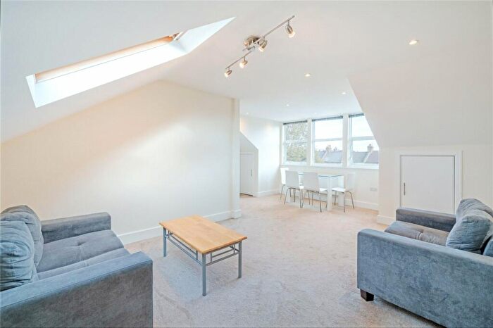 1 Bedroom Flat To Rent In Huddlestone Road, Willesden Green, NW2