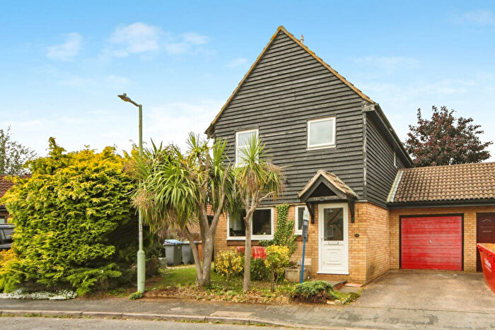 3 Bedroom Detached House For Sale In Carlford Close, Martlesham Heath, Ipswich, Suffolk, IP5