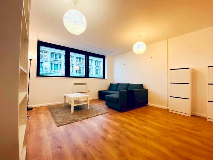 2 Bedroom Flat To Rent In Mann Island, Liverpool, L3