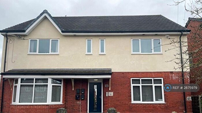 2 Bedroom Flat To Rent In Dialstone Lane, Stockport, SK2