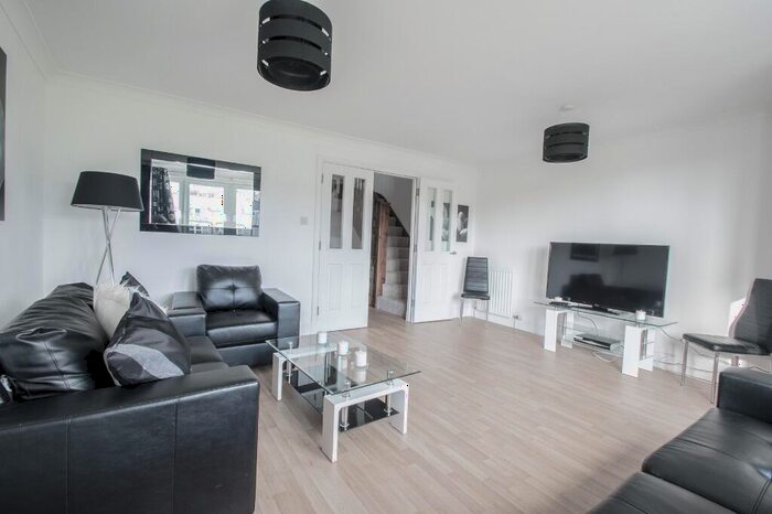 4 Bedroom Terraced House To Rent In Woodlands Terrace, Cults, Aberdeen, AB15