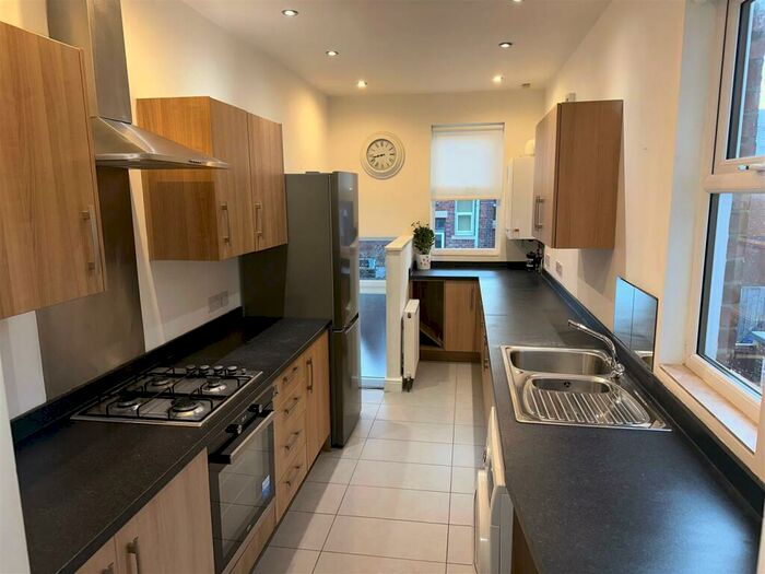 3 Bedroom Apartment To Rent In Sandringham Road, South Gosforth, Newcastle Upon Tyne, NE3