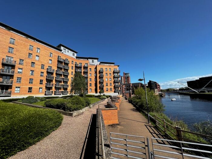 2 Bedroom Flat To Rent In Merchants Quay, East Street, Leeds, West Yorkshire, Uk, LS9