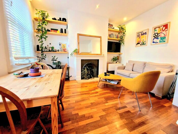 2 Bedroom Flat To Rent In Hartham Road, Holloway, N7