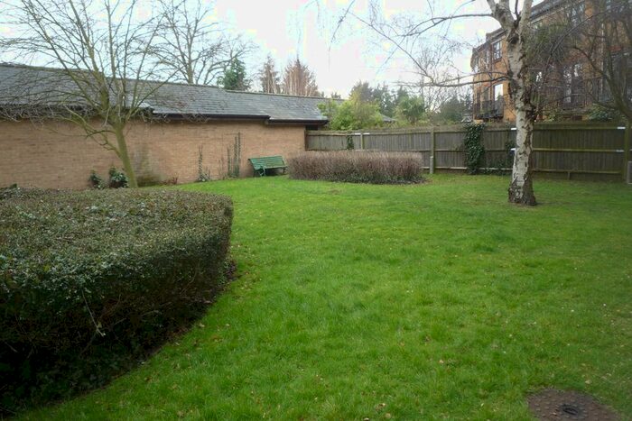 1 Bedroom Flat To Rent In Albemarle Road, Beckenham, BR3