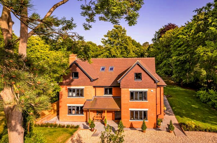6 Bedroom Detached House For Sale In Beechacre, Goring On Thames, RG8
