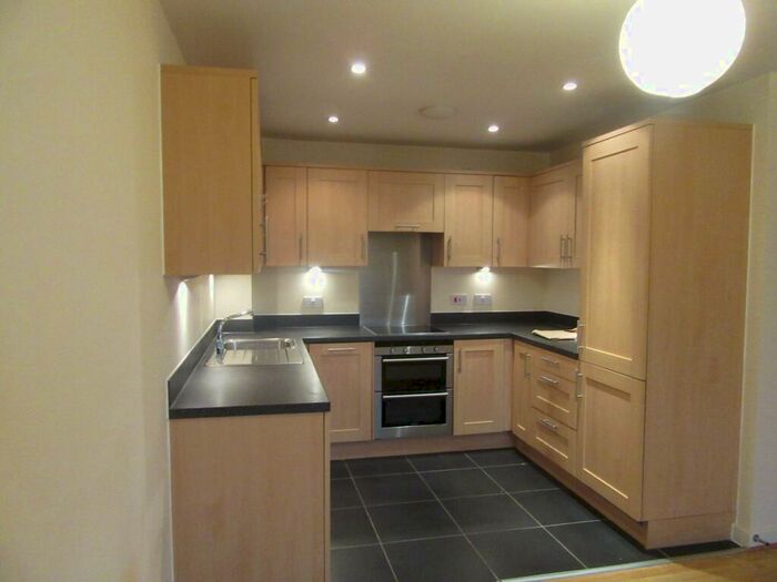 2 Bedroom Block Of Apartments To Rent In Whinbush Road, Hitchin, SG5