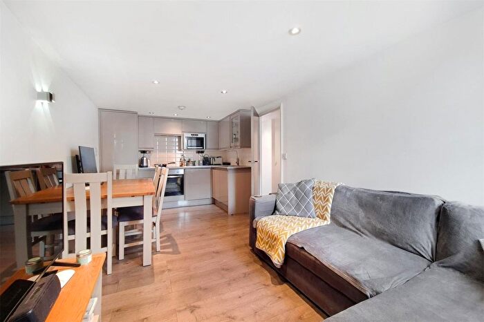 2 Bedroom Flat To Rent In Putney High Street, London, SW15