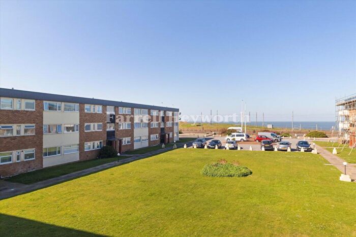 3 Bedroom Flat For Sale In Pembroke Court, Queens Promenade, Blackpool, FY2