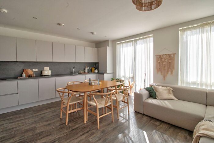 2 Bedroom Flat For Sale In Flat, Aphrodite Court, Barnet, EN5