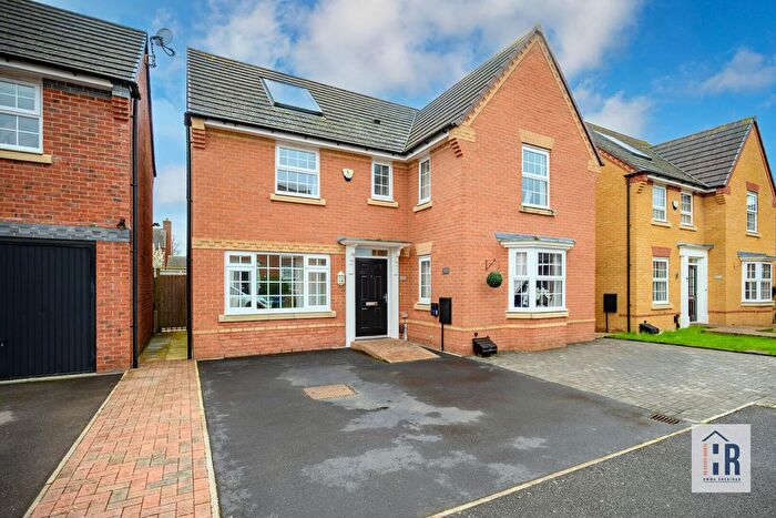 5 Bedroom Detached House For Sale In Doreen Close, Coventry, CV3