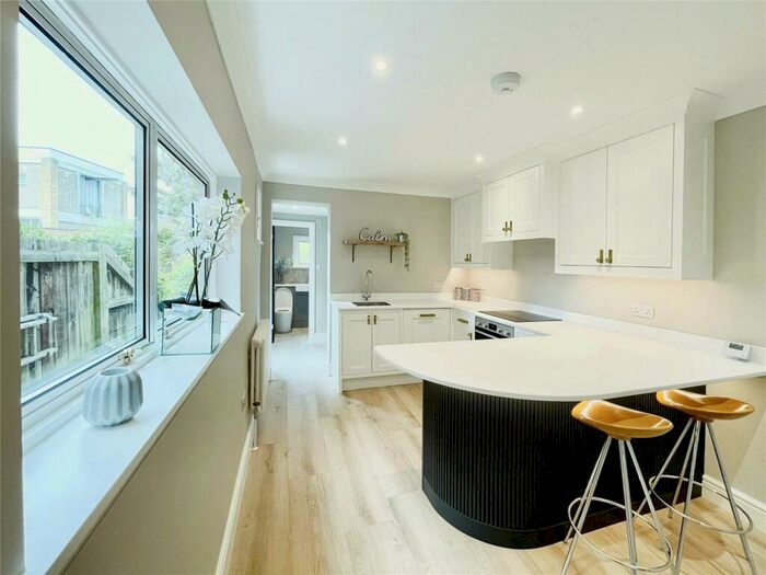 4 Bedroom Terraced House To Rent In Blunts Road, London, SE9