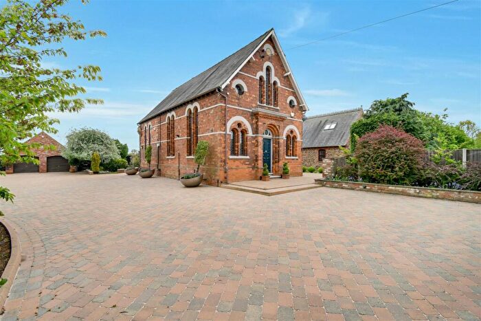 5 Bedroom Detached House For Sale In Normanby Road, Thealby, DN15