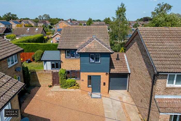 3 Bedroom Link Detached House For Sale In The Paddock, Somersham, Huntingdon, Cambridgeshire, PE28