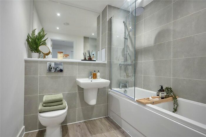 1 Bedroom Apartment For Sale In Plot Swan Court, Lockwood, Huddersfield, HD1