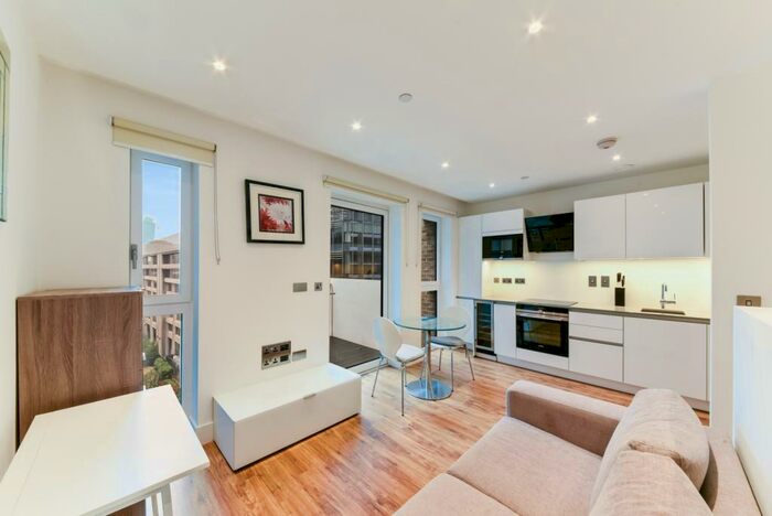 Studio To Rent In Wiverton Tower, Aldgate Place, Aldgate, E1