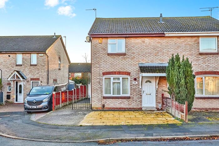 3 Bedroom Semi-Detached House For Sale In Birling Close, Nottingham, NG6