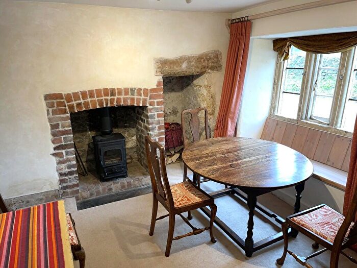 2 Bedroom Cottage To Rent In , BA4