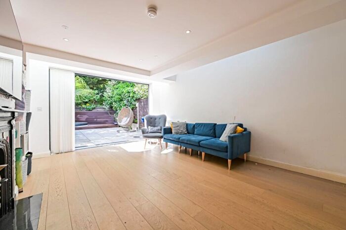 5 Bedroom House For Sale In Khartoum Road, Plaistow, London, E13