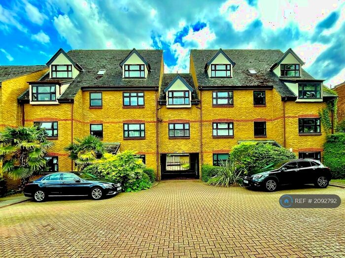 2 Bedroom Flat To Rent In Albemarle Road, Beckenham, BR3