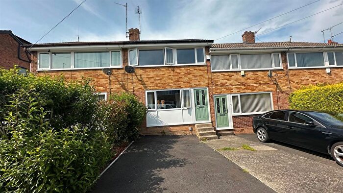 3 Bedroom Town House To Rent In Fourlands Gardens, Idle, BD10