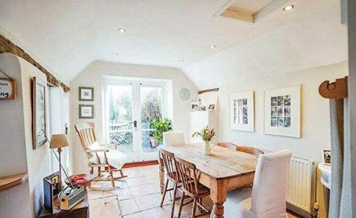 3 Bedroom Character Property For Sale In High Street Long Crendon Buckinghamshire, HP18