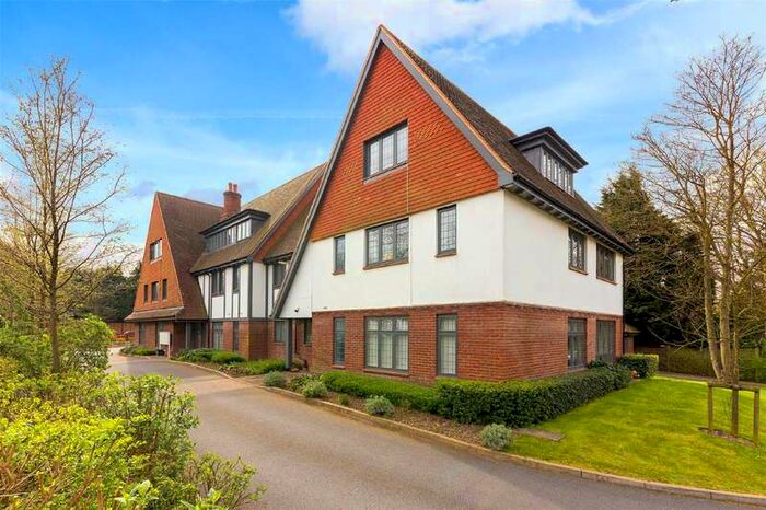 2 Bedroom Apartment To Rent In Old Mile House Court, St Albans, AL1
