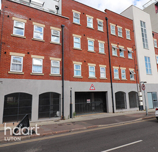 1 Bedroom Apartment For Sale In Old Bedford Road, Luton, LU2