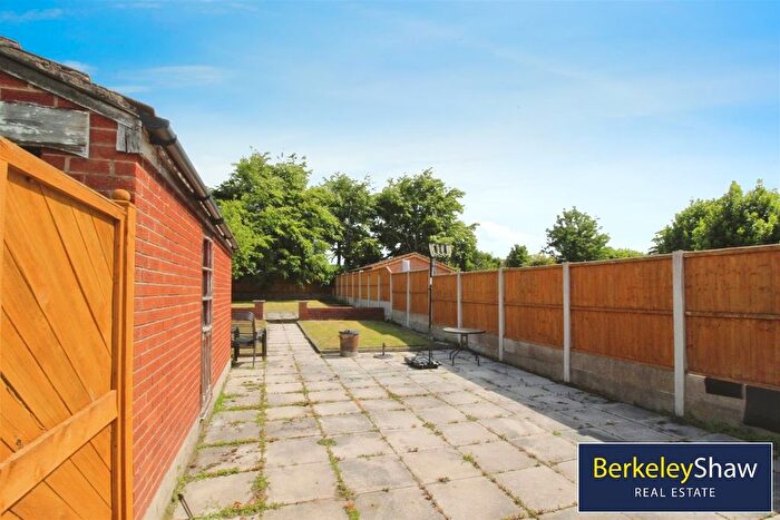 2 Bedroom Bungalow To Rent In Birchfield Way, Liverpool, L31