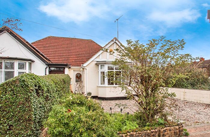 2 Bedroom Semi Detached Bungalow For Sale In Westbourne Grove, Westcliff-On-Sea, SS0