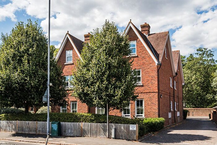 2 Bedroom Flat For Sale In Kingston Vale, London, SW15