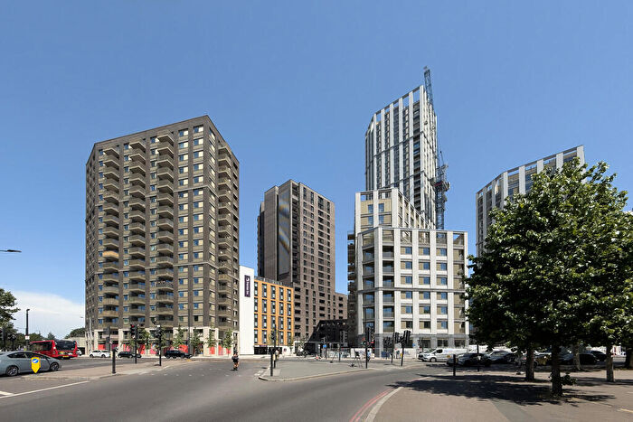 1 Bedroom Apartment For Sale In Millstream Towers, London, N17