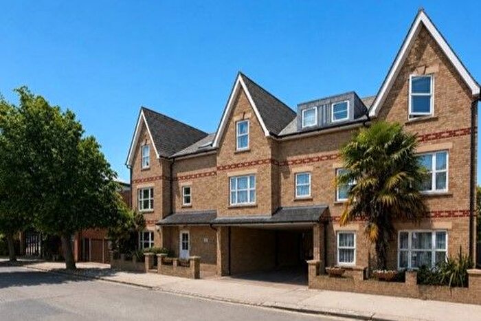 2 Bedroom Flat To Rent In Oliver Avenue, South Norwood, SE25