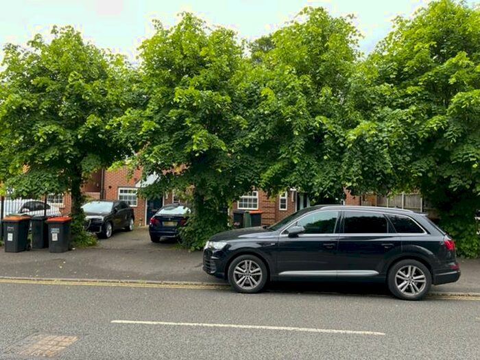 3 Bedroom Terraced House To Rent In Friars Walk, Luton, LU6